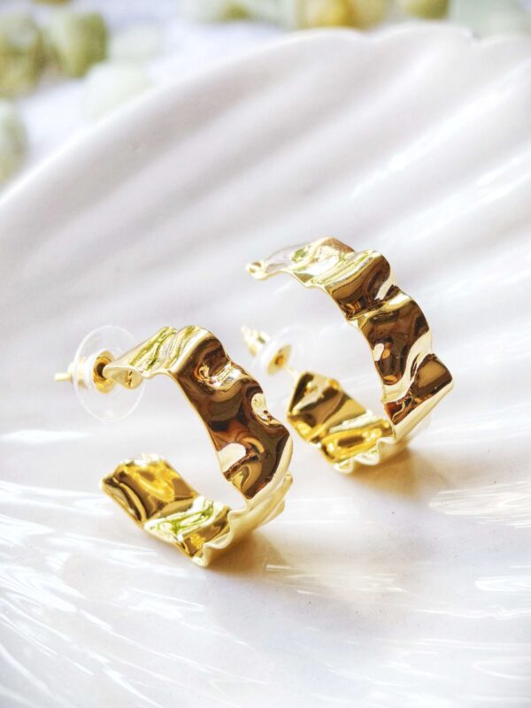 gold earrings for women