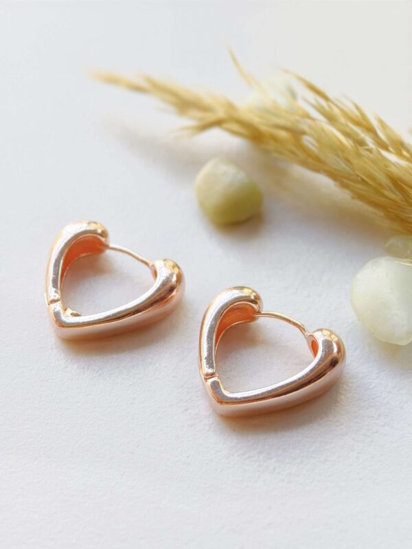 KAYRA Heart Shape Rosegold Hoops