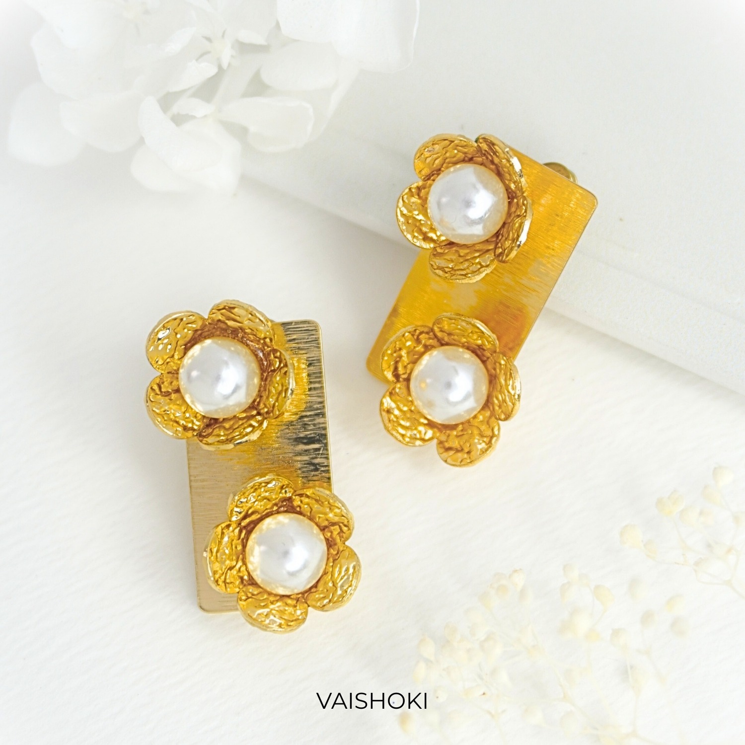 Gold earrings for women