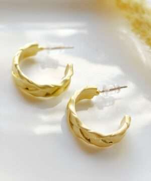 gold earrings for women