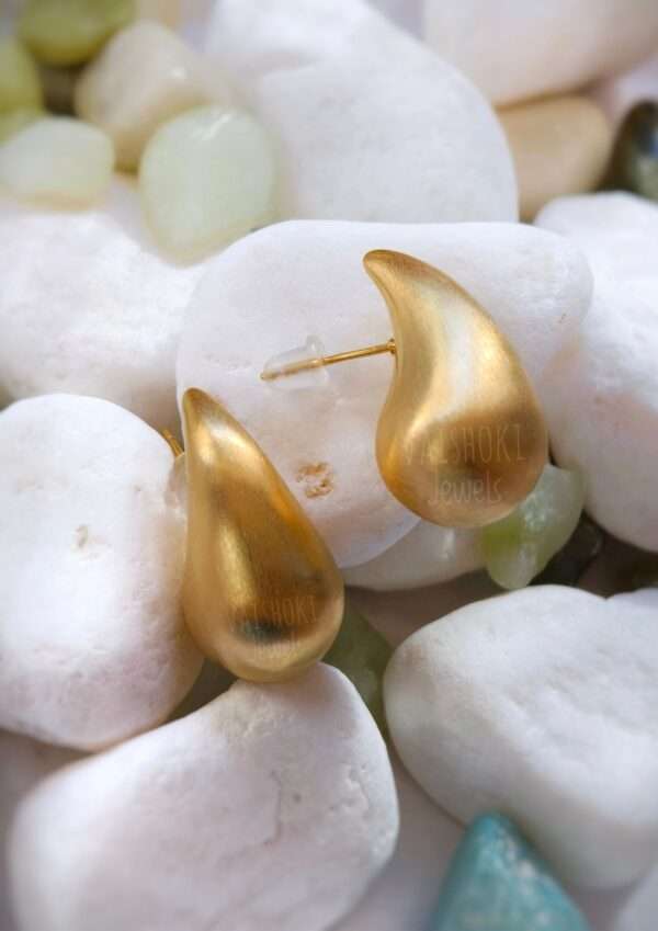 gold earrings for women